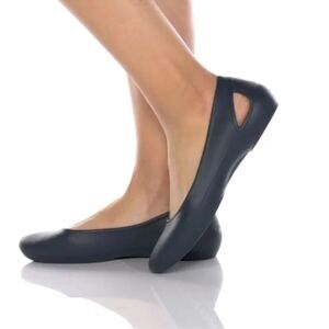 Crocs Women’s Laura Black Ballet Flat Size 10 NWT Comfy Classic Round Toe